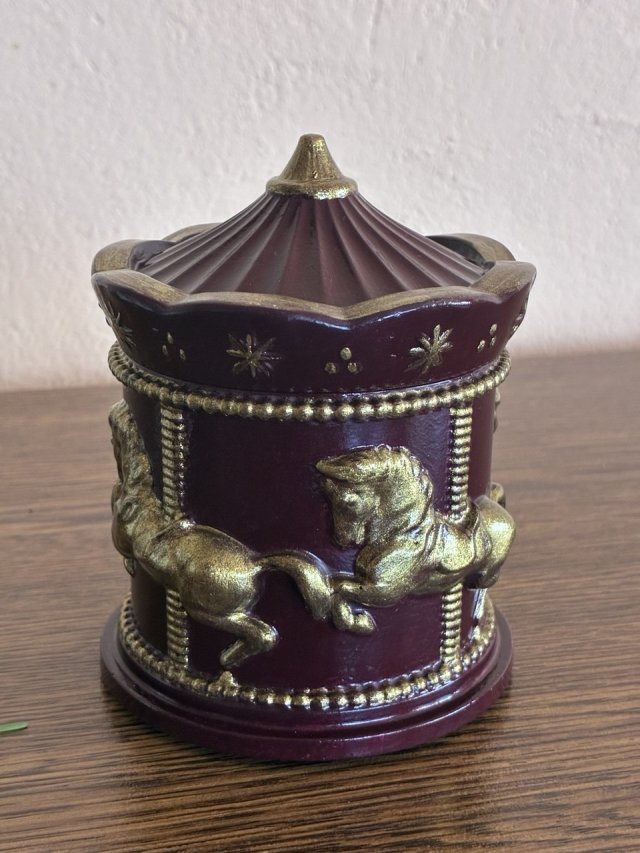 Gipsowy świecznik karuzela 150 ml – ręcznie malowany, personalizowany kolor
