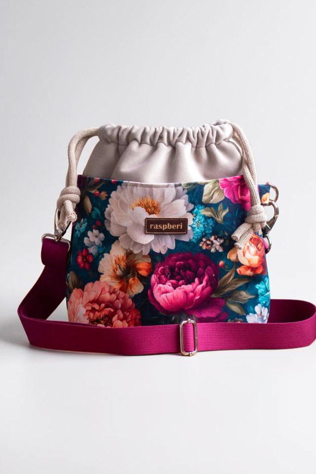 Listonoszka z kominem z weluru ecru i turkusowych peonii – handmade, unikat