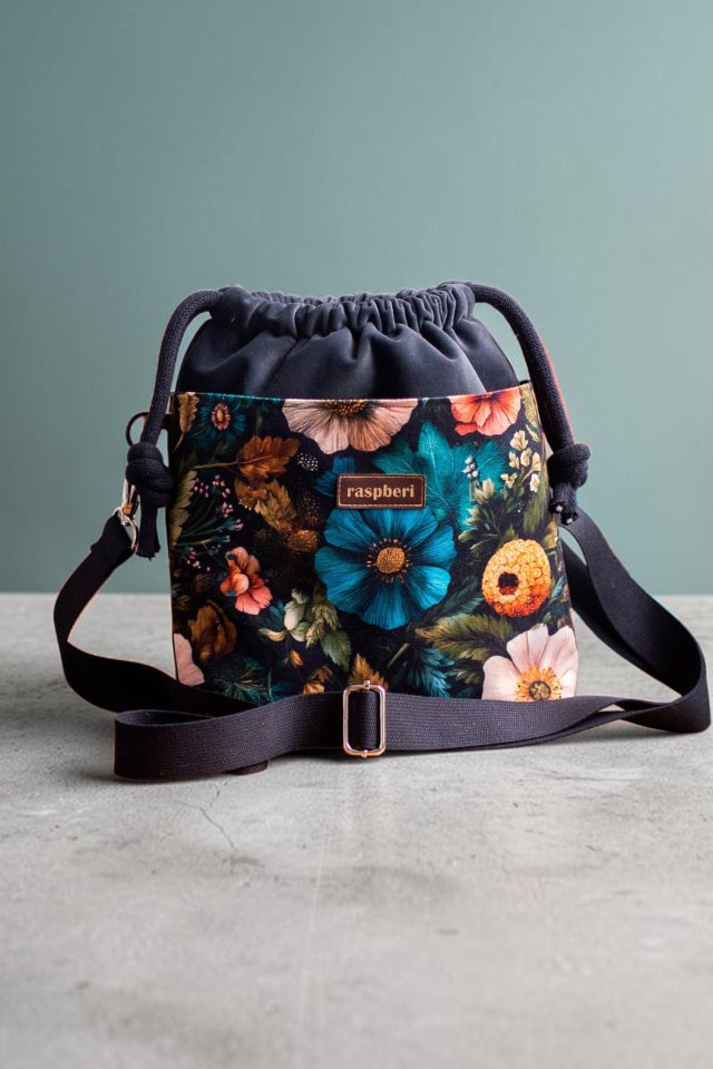 Grafitowa listonoszka z kominem z weluru w kwiaty – handmade, unikat