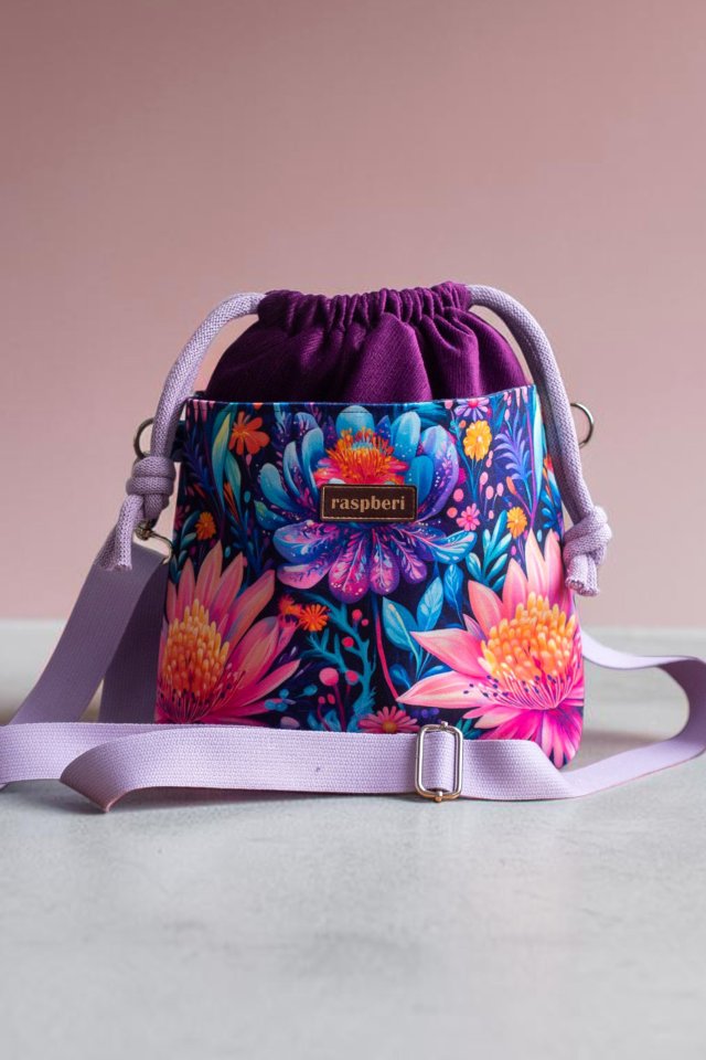 Fioletowa listonoszka z kominem z tłoczonego weluru i weluru w kwiaty – handmade