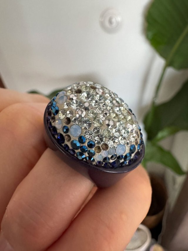 Wielki pierścionek Swarovski