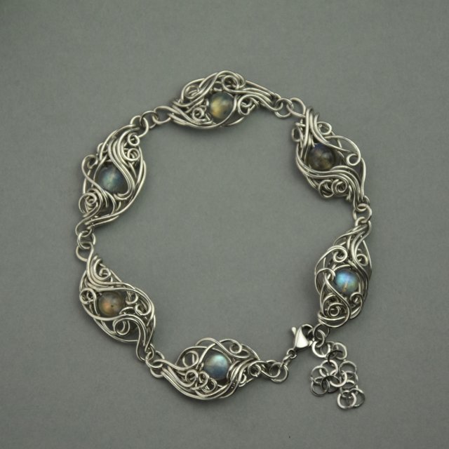 Bransoletka z kolorowymi labradorytami, wire wrapping, stal chirurgiczna, labradoryt