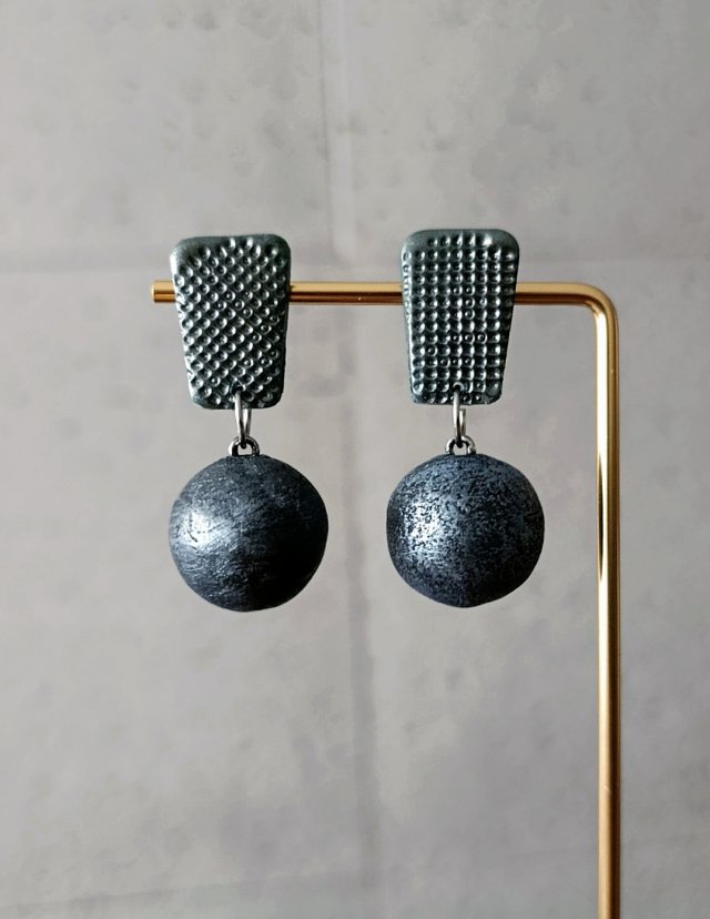 Noir Ball