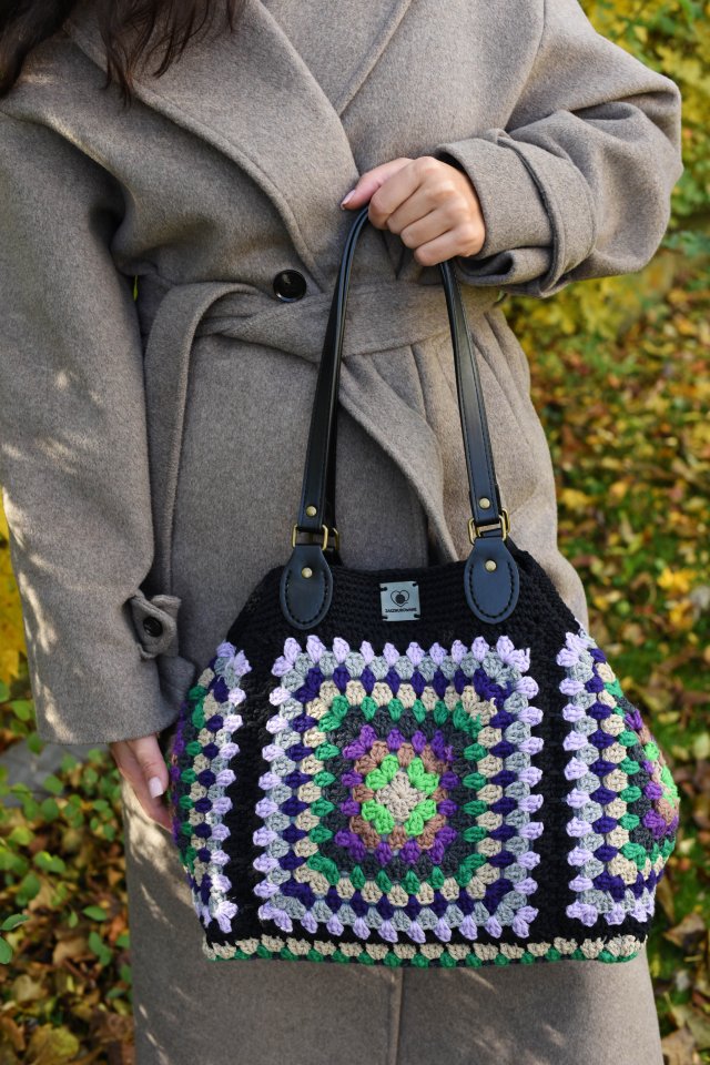 Duża torebka na szydełku granny square – shopperka handmade boho