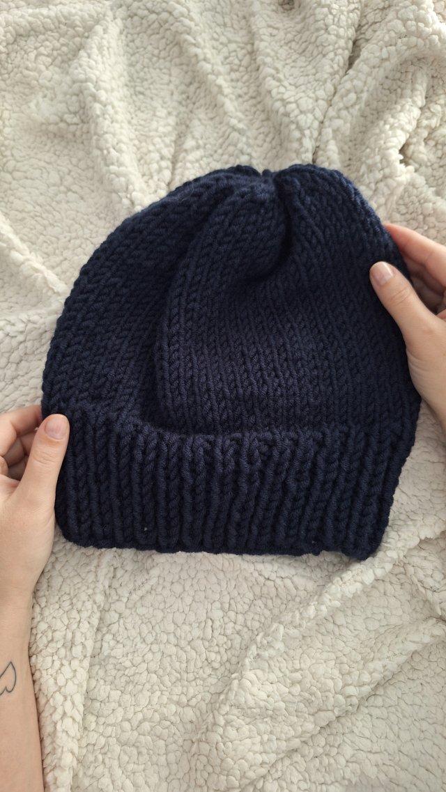 Granatowa CZAPKA unisex - ręcznie robiona, damska i męska
