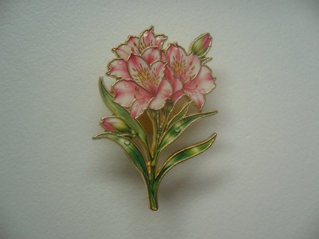 METALOWA EMALIOWANA PRZYPINKA PIN KWIAT LILIA LILIE