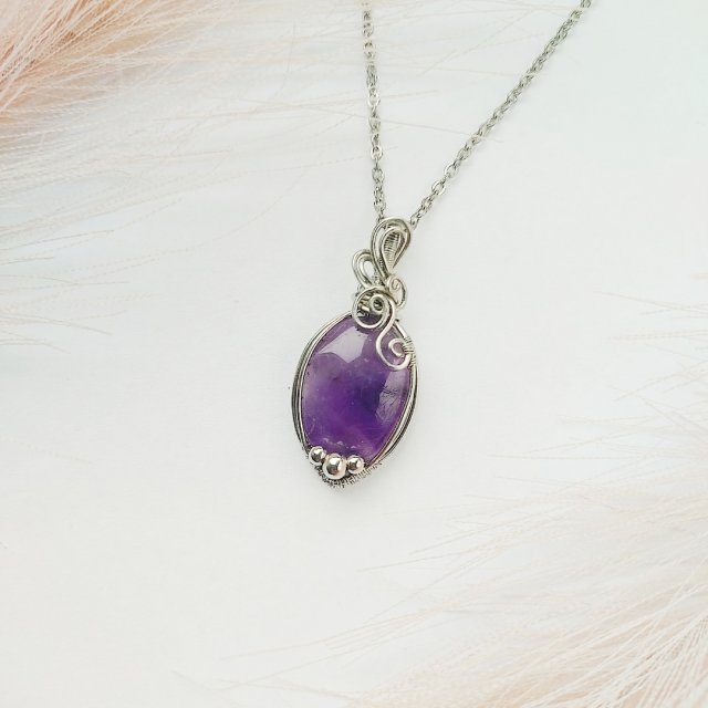 Naszyjnik Ametyst stal chirurgiczna wisiorek handmade wirewrapping