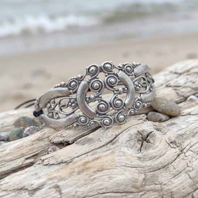 Srebrna Bransoletka Boho z Ażurowym Motywem Ringów i Plecionki | Regulowana (od 16 cm)