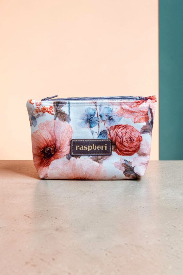 Etui na klucze z jasnego weluru w pastelowe kwiaty – handmade