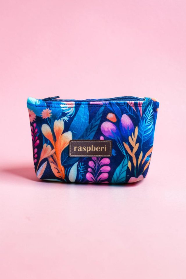 Etui na klucze z granatowego weluru w różowe i fioletowe kwiaty – handmade