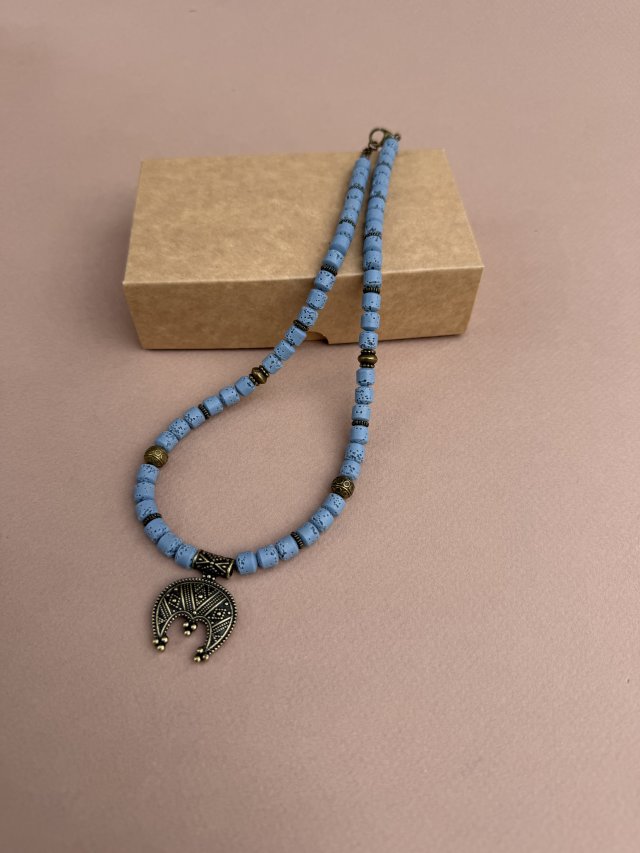 Choker z lunulą