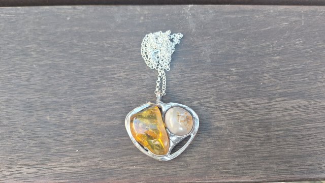 Trochę mniej biedny - wisiorek