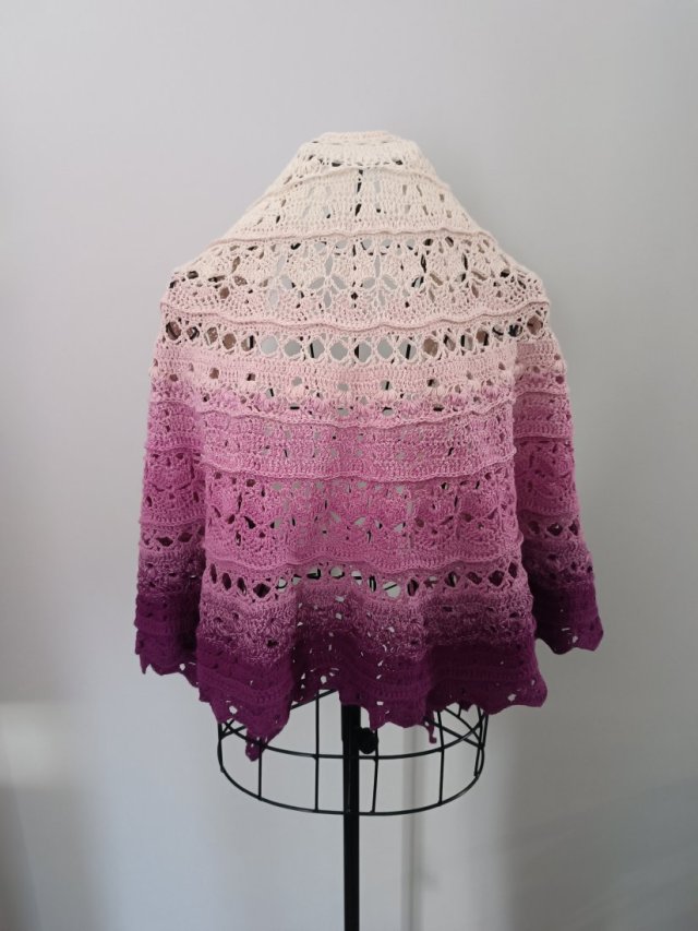 Narzutka / chusta half-circle Wildberry / kolory fioletu