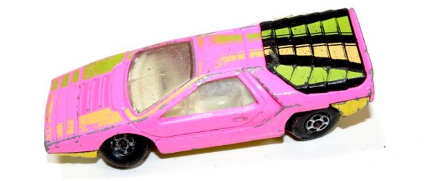 MATCHBOX Alfa Carado autko 1970 kolekcjonerskie