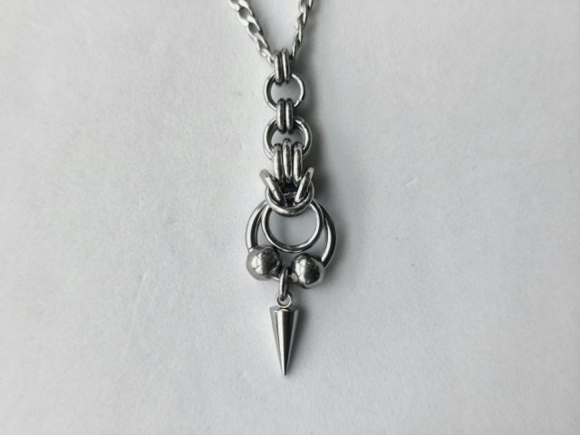 Gotycka punk zawieszka z kolcem – industrial, punk, chainmaille unisex męska damska męski damski