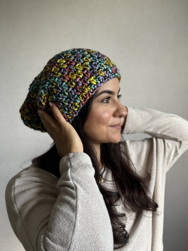 Kolorowa czapka beanie wełniana z alpaką – ręcznie wykonana w Polsce