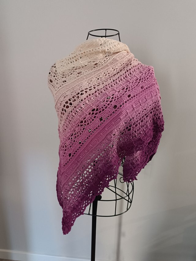 Piękna chusta ombre SisLove w fioletowej tonacji