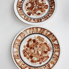 Dwa talerze plaskie ludowe ręcznie malowane