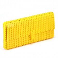 Żółta torebka kopertówka z klocków LEGO®