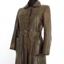 brązowy skórkowy płaszczyk