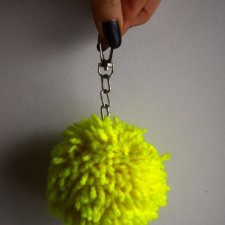 Pompon! fluo żółty mały - brelok