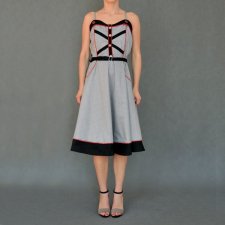 w drobniutką pepitkę