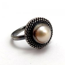 vintage pearl ring