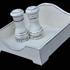 Komplet serwetnik i pojemniki na sól i pieprz