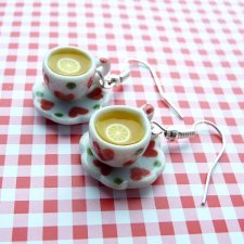 Kolczyki filiżanki w serduszka z herbatą