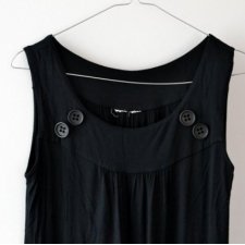 Czarna tunika z guzikami