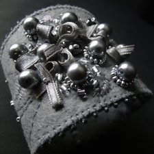 gray pearls