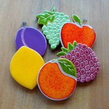 Ceramiczne owoce na magnes