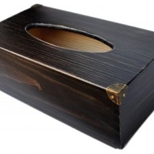 Drewniany chustecznik z okuciami