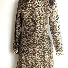 PŁASZCZYK W PANTERKĘ