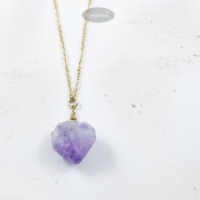 Ametyst - złocony wisiorek z surowym kamieniem