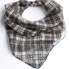 Chusta vintage Ponadczasowa elegancja