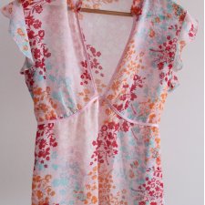 Zwiewna bluzka w kwiaty