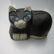 kot kajtek drewniana figurka ręcznie malowana