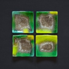 Wygięty szklany talerz patera smugi ZIELONE SREBRNE 13 x 13 cm