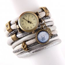 Zegarek bransoletka w kolorze szaro- stalowym z zawieszkami