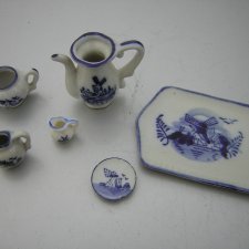 delft w miniaturze handpainted blue color