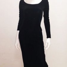Długa czarna sukienka aksamit