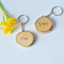Zestaw dwóch breloczków "me" i "you"