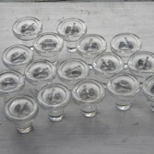16 szklanych korków Manincor