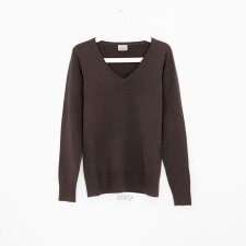 Brązowy sweter z dekoltem w serek, basic, minimalizm