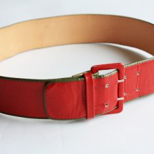 Skórzany krwistoczerwony pasek