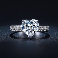 Pierścionek z sercem