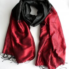 Karminowo-czarny szal