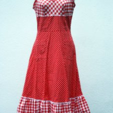 SUKIENKA W KRATKĘ I GROSZKI