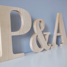 Dekoracyjne drewniane inicjały, lite drewno, 30cm